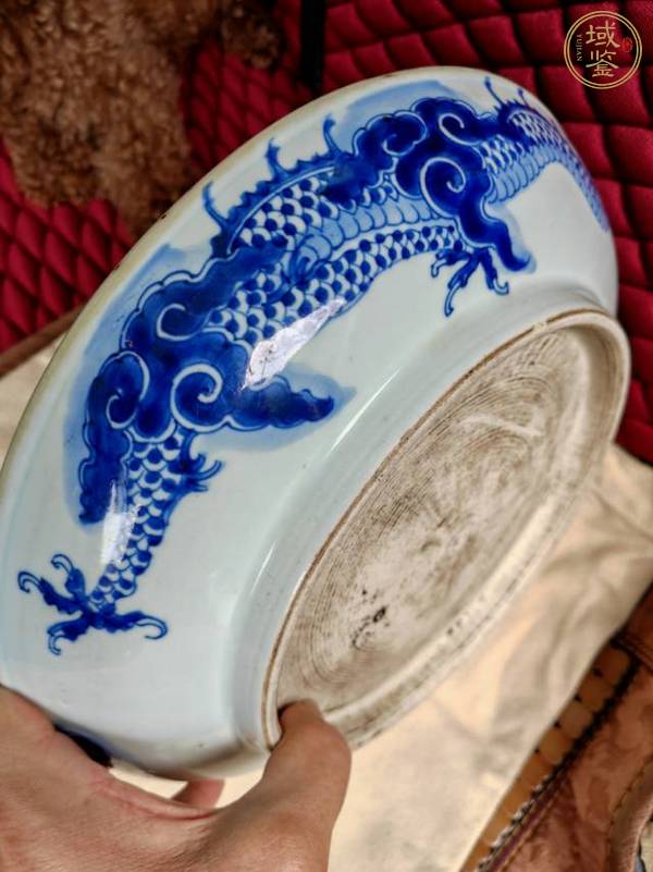 古玩陶瓷青花過(guò)墻龍紋盤(pán)真品鑒賞圖