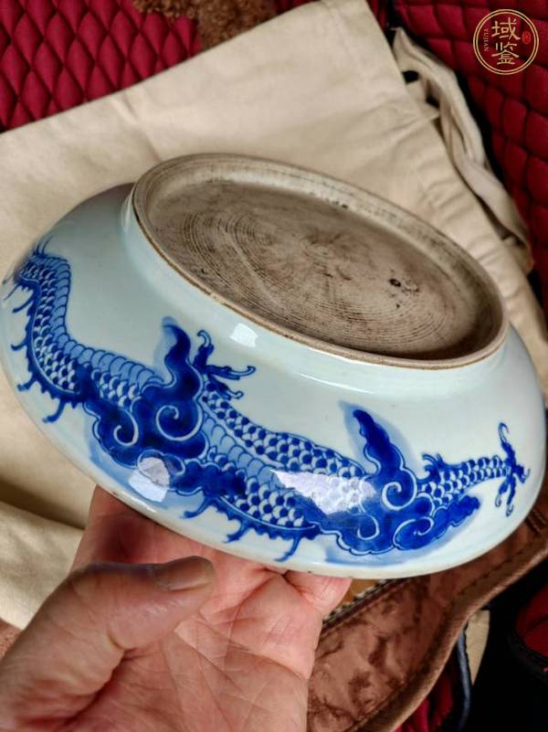 古玩陶瓷青花過(guò)墻龍紋盤(pán)真品鑒賞圖