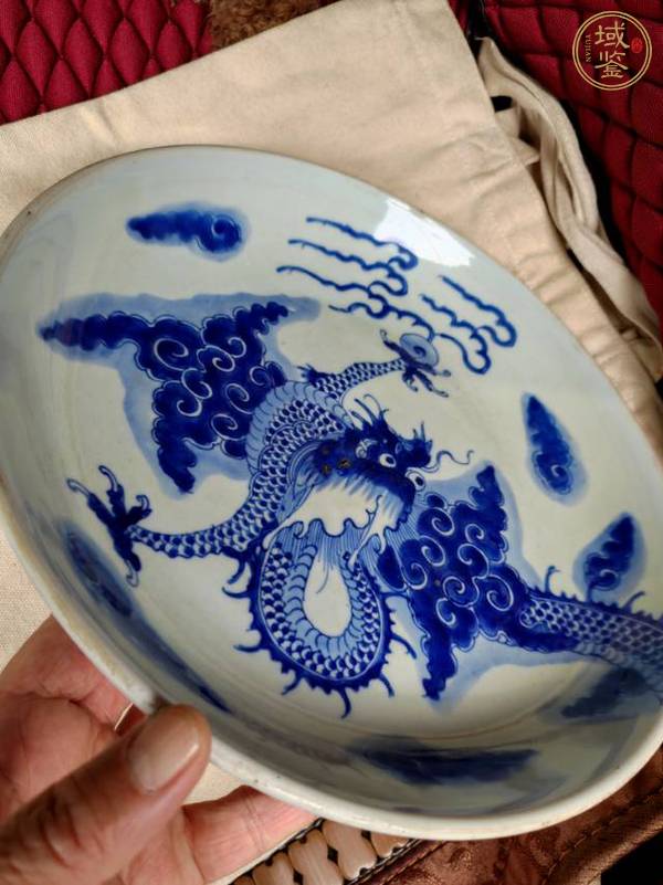 古玩陶瓷青花過(guò)墻龍紋盤(pán)真品鑒賞圖