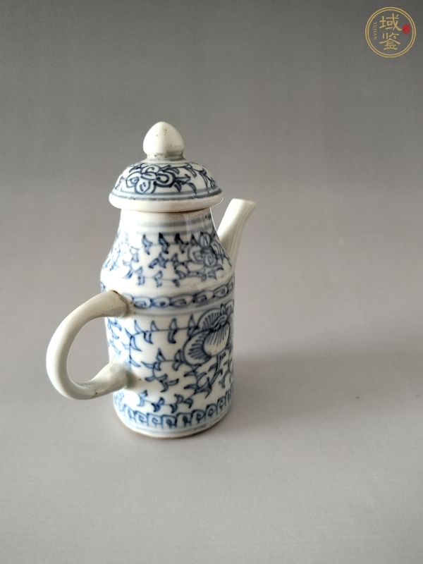 古玩陶瓷青花淡描花卉紋酒壺真品鑒賞圖