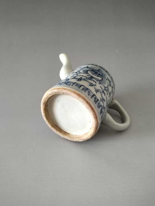 古玩陶瓷（清嘉慶）青花淡描花卉紋酒壺拍賣，當前價格568元