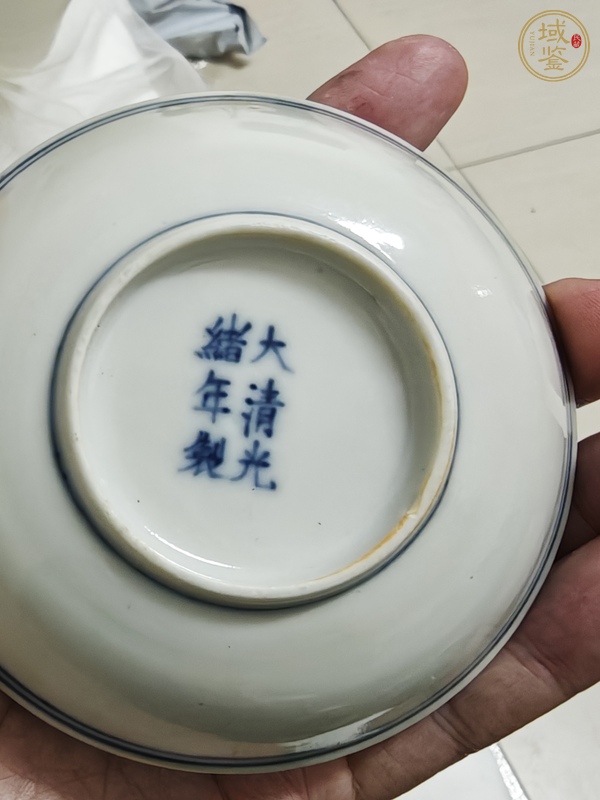 古玩陶瓷青花纏枝蓮紋盤(pán)真品鑒賞圖
