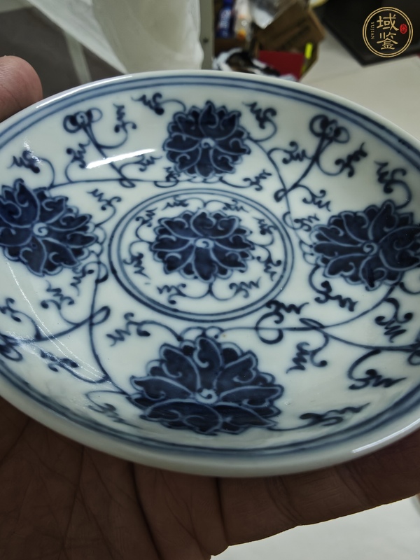 古玩陶瓷青花纏枝蓮紋盤(pán)真品鑒賞圖