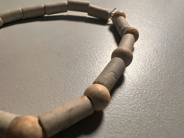 古玩玉器文化期地方料管珠拍賣(mài)，當(dāng)前價(jià)格400元