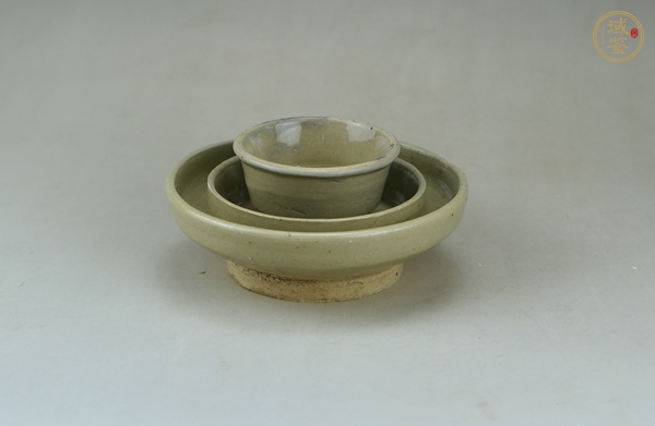 古玩陶瓷龍泉青瓷杯和托真品鑒賞圖