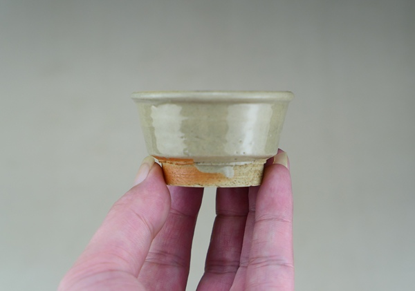 古玩陶瓷精品:明代龍泉窯青瓷杯和明代龍泉窯青瓷杯托（一套拍賣）拍賣，當前價格39元