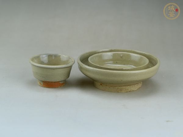 古玩陶瓷龍泉青瓷杯和托真品鑒賞圖