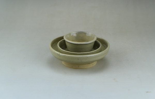 古玩轉(zhuǎn)賣(mài)精品:明代龍泉窯青瓷杯和明代龍泉窯青瓷杯托（一套拍賣(mài)）拍賣(mài)，當(dāng)前價(jià)格398元