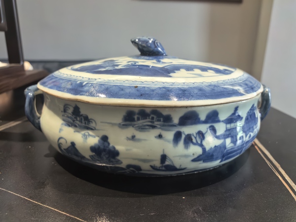 古玩陶瓷青花山水人物樓閣紋蓋鍋拍賣,當前價格2288元