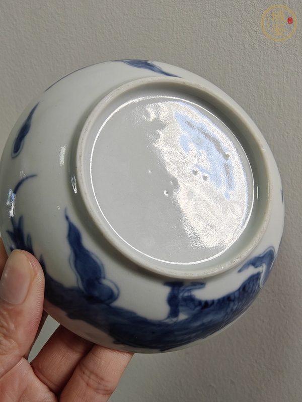 古玩陶瓷青花過墻龍紋臥盤真品鑒賞圖