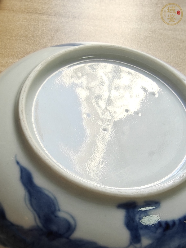 古玩陶瓷青花過墻龍紋臥盤真品鑒賞圖