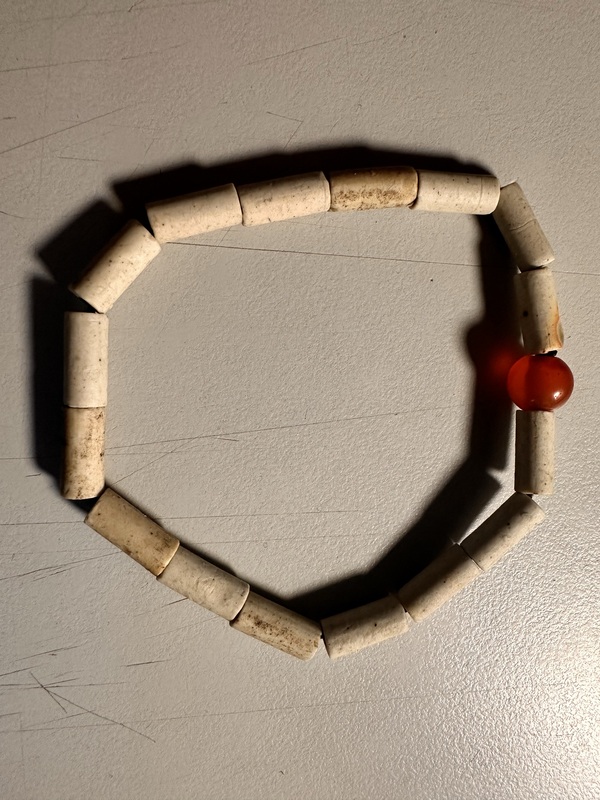 古玩轉(zhuǎn)賣(mài)文化期地方玉珠管拍賣(mài)，當(dāng)前價(jià)格88元