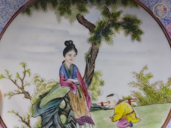 古玩陶瓷三娘教子圖粉彩盤真品鑒賞圖