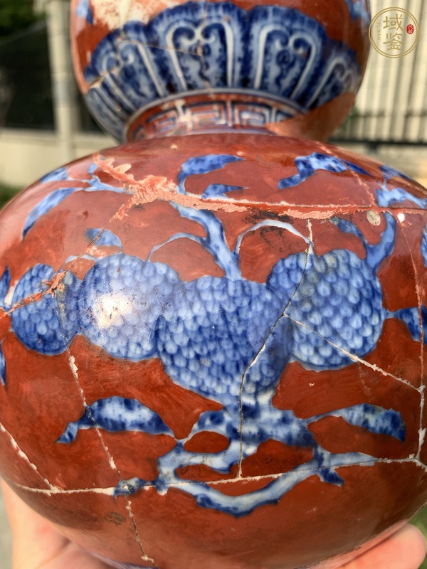 古玩陶瓷紅地青花葫蘆瓶標(biāo)本真品鑒賞圖