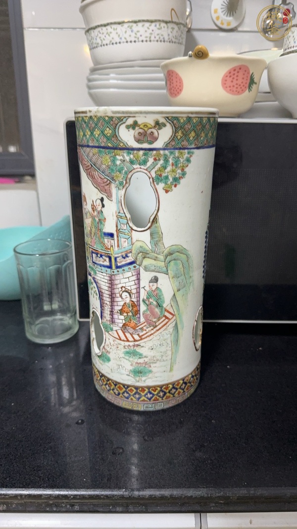 古玩陶瓷人物紋帽筒真品鑒賞圖