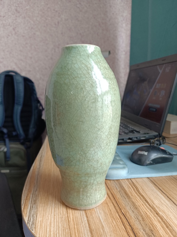 古玩轉賣龍泉青瓷橄欖瓶拍賣，當前價格550元