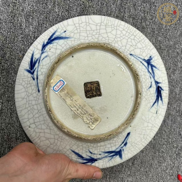 古玩陶瓷哥釉地鐵銹釉青花獅紋盤真品鑒賞圖