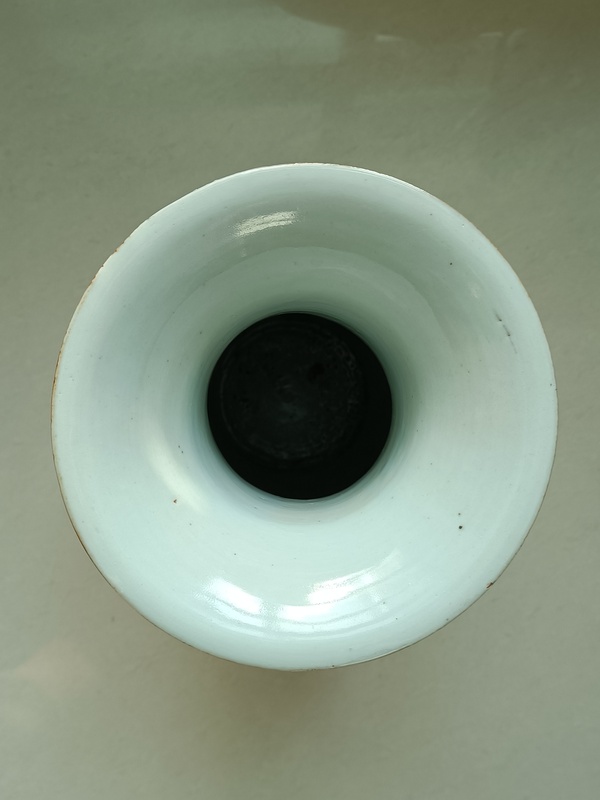古玩陶瓷粉彩人物故事紋雙耳瓶拍賣，當(dāng)前價(jià)格2680元