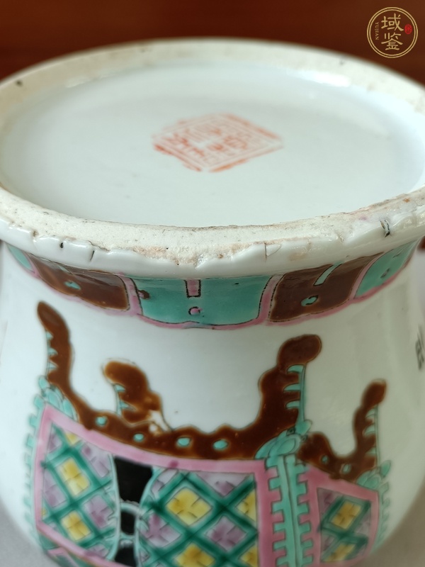古玩陶瓷粉彩博古紋蓋罐真品鑒賞圖