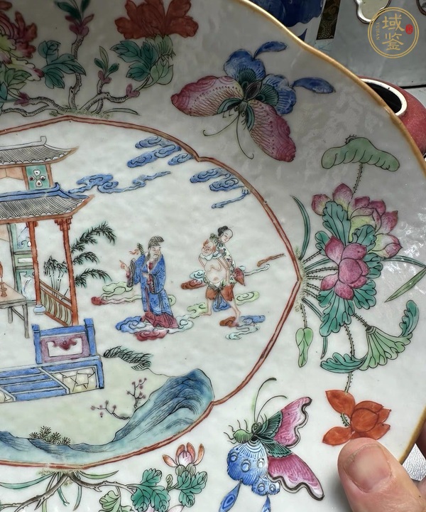 古玩陶瓷清中期 粉彩人物紋貢盤真品鑒賞圖