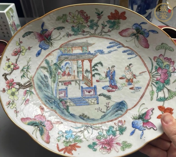 古玩陶瓷清中期 粉彩人物紋貢盤真品鑒賞圖