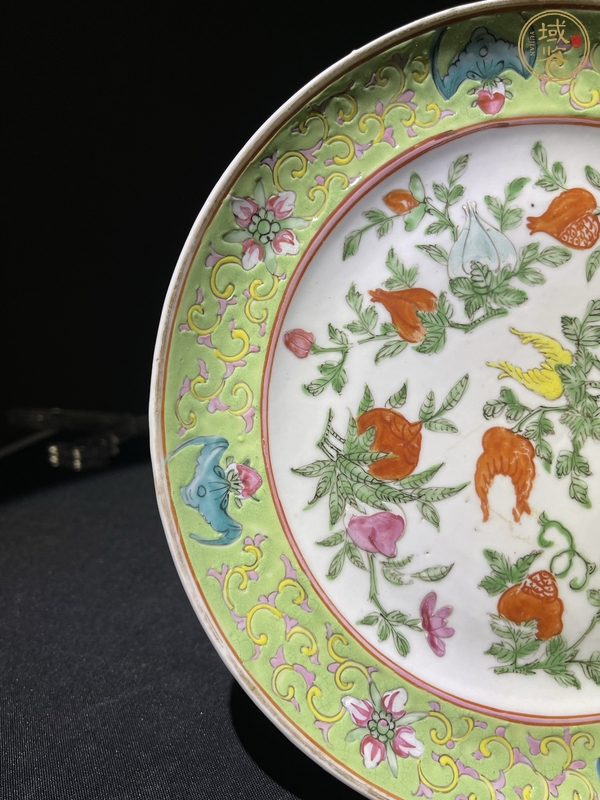 古玩陶瓷黃地粉彩三多花卉紋盤真品鑒賞圖