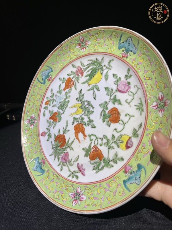 古玩陶瓷黃地粉彩三多花卉紋盤真品鑒賞圖
