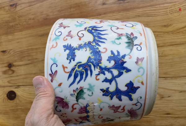 古玩陶瓷粉彩夔鳳紋花盆真品鑒賞圖