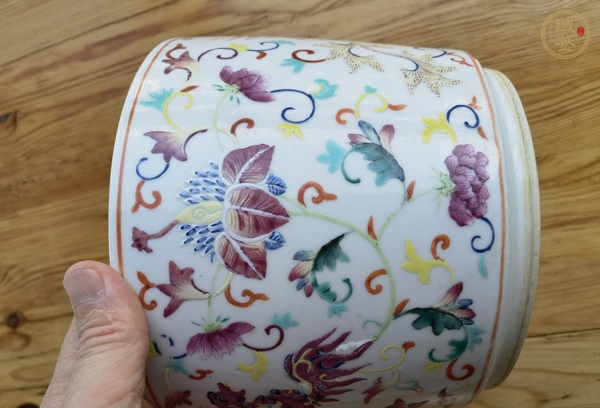 古玩陶瓷粉彩夔鳳紋花盆真品鑒賞圖