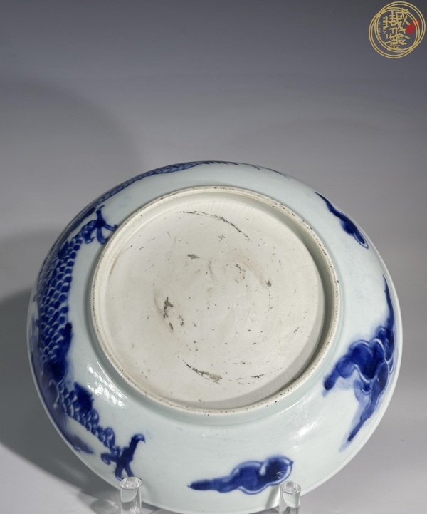 古玩陶瓷雍正過墻龍紋盤真品鑒賞圖