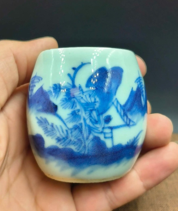 古玩轉(zhuǎn)賣清晚期青花山水人物紋鳥食罐拍賣，當(dāng)前價(jià)格3580元