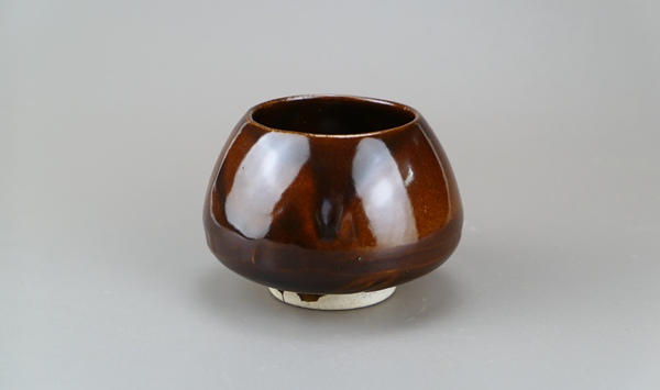 古玩轉(zhuǎn)賣(mài)精品:明清定窯系紫金釉雞心罐（文房雅器）拍賣(mài)，當(dāng)前價(jià)格398元