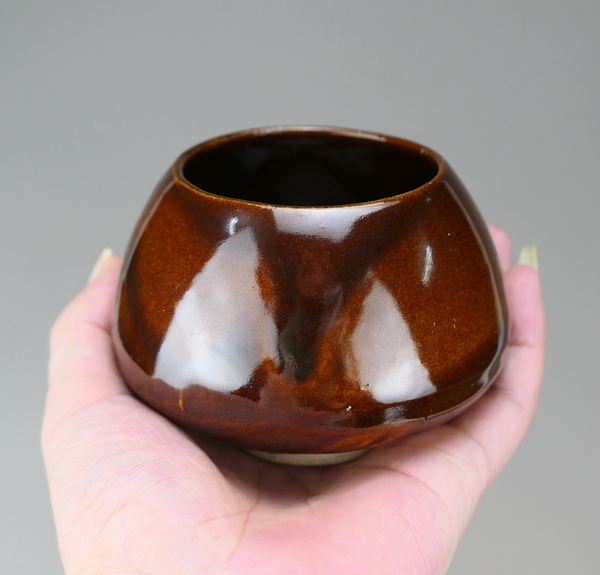 古玩陶瓷精品:明清定窯系紫金釉雞心罐（文房雅器）拍賣，當前價格39元