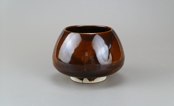 古玩陶瓷精品:明清定窯系紫金釉雞心罐（文房雅器）拍賣，當前價格39元