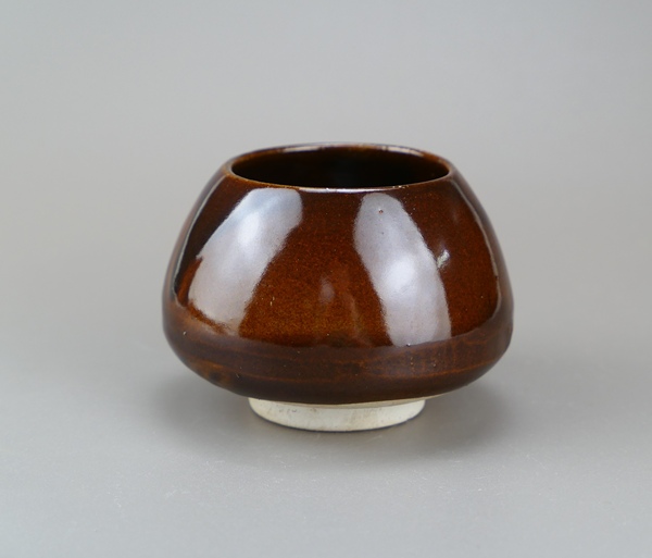 古玩陶瓷精品:明清定窯系紫金釉雞心罐（文房雅器）拍賣，當前價格39元
