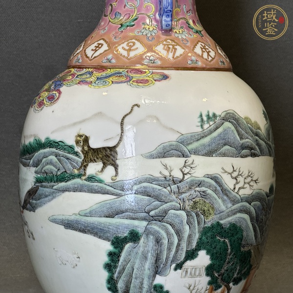 古玩陶瓷粉彩山水人物生肖圖雙耳瓶真品鑒賞圖