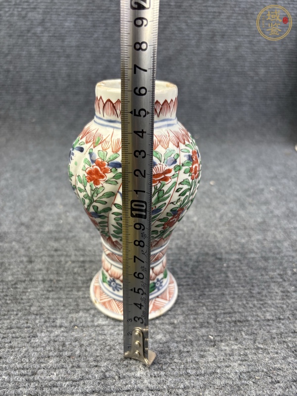 古玩陶瓷康熙五彩花卉紋賞瓶真品鑒賞圖