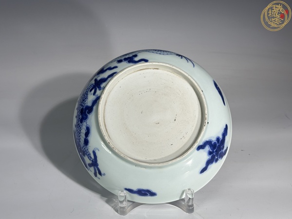 古玩陶瓷雍正過墻龍紋盤真品鑒賞圖
