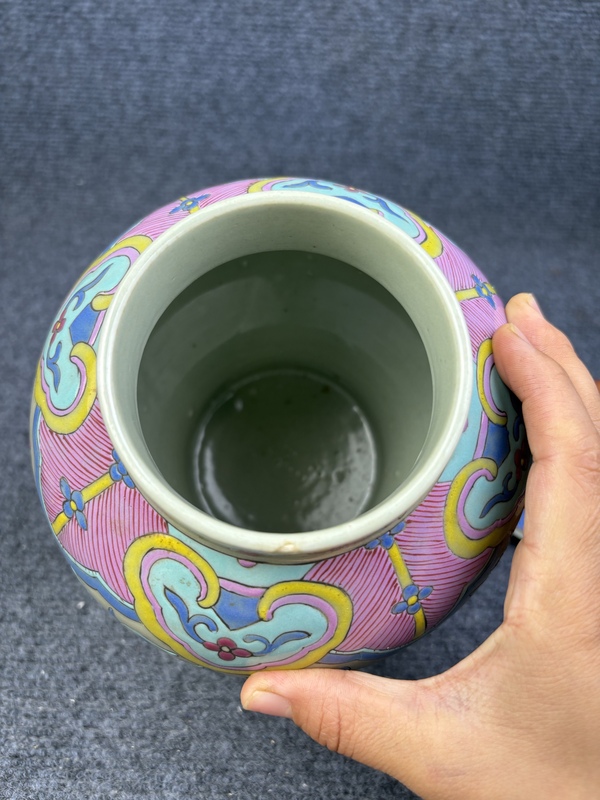 古玩陶瓷粉彩花卉紋將軍罐拍賣(mài)，當(dāng)前價(jià)格3988元