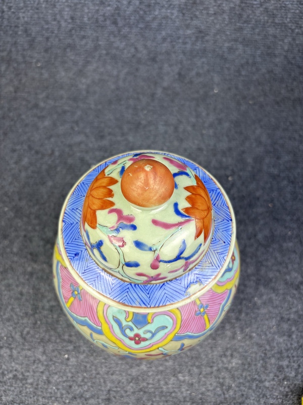 古玩陶瓷粉彩花卉紋將軍罐拍賣,當前價格3988元