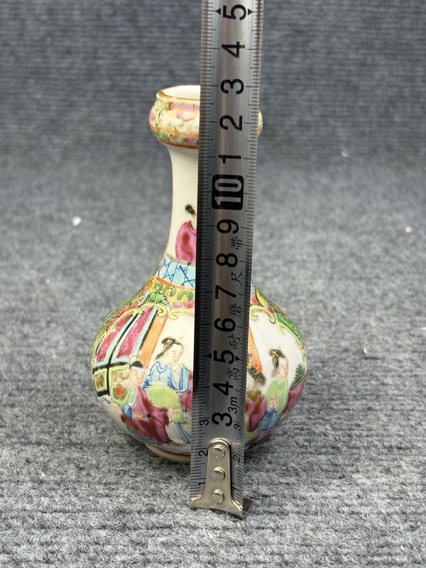 古玩陶瓷廣彩人物故事花鳥紋蒜頭瓶拍賣,當前價格2288元