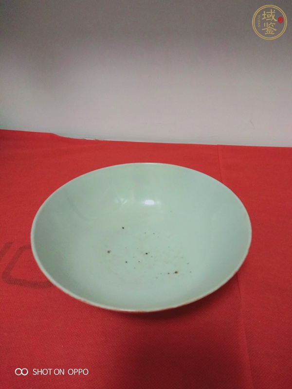 古玩陶瓷珊瑚紅釉碗真品鑒賞圖