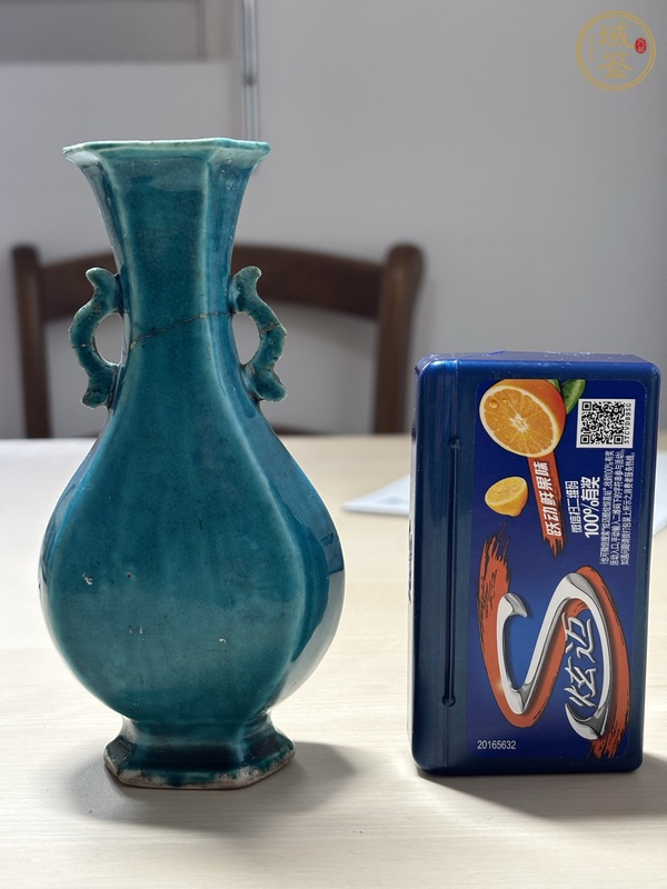 古玩陶瓷六方雙耳瓶真品鑒賞圖