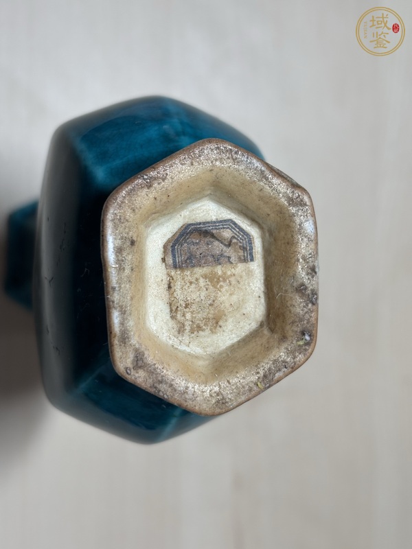 古玩陶瓷六方雙耳瓶真品鑒賞圖