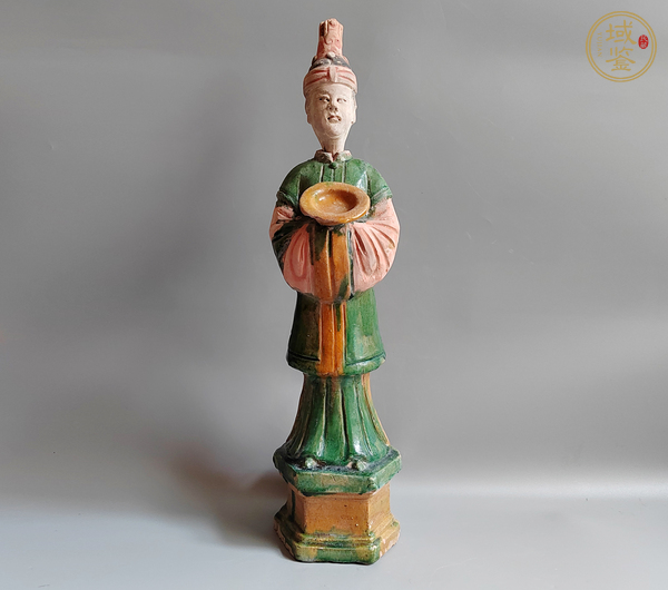 古玩陶瓷明三彩人物俑真品鑒賞圖