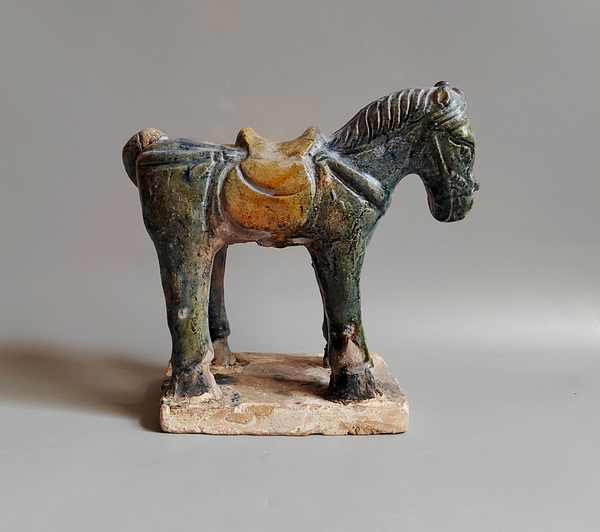 古玩陶瓷珍貴帶藍(lán)釉明代三彩馬拍賣(mài)，當(dāng)前價(jià)格114元