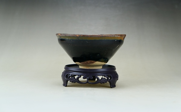 古玩轉(zhuǎn)賣(mài)精品:南宋遇林亭窯黑釉絲毫茶盞拍賣(mài),當(dāng)前價(jià)格2850元