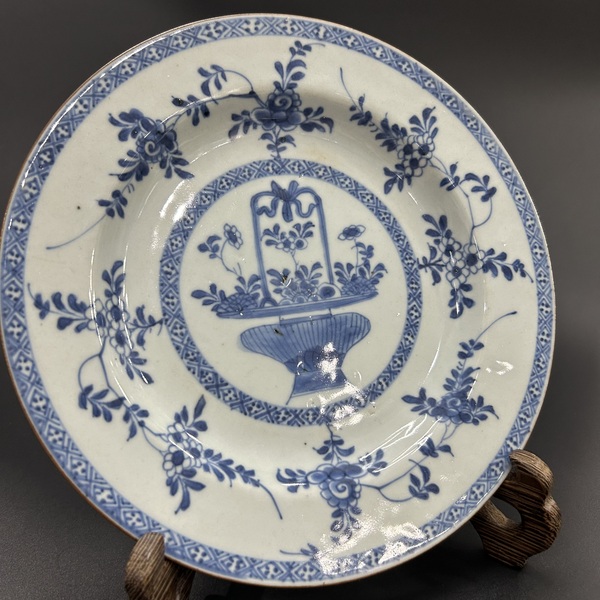 古玩陶瓷清康熙青花提籃花卉紋折沿盤拍賣，當(dāng)前價(jià)格2200元