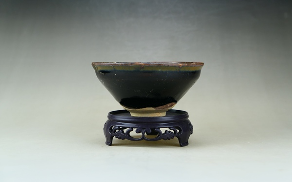 古玩陶瓷精品:南宋遇林亭窯黑釉絲毫茶盞拍賣，當前價格39元