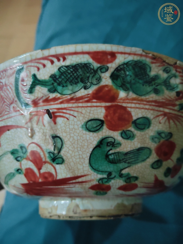 古玩陶瓷紅綠彩花鳥紋碗真品鑒賞圖